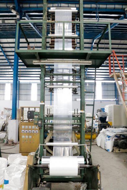 mesin blow plastik pe