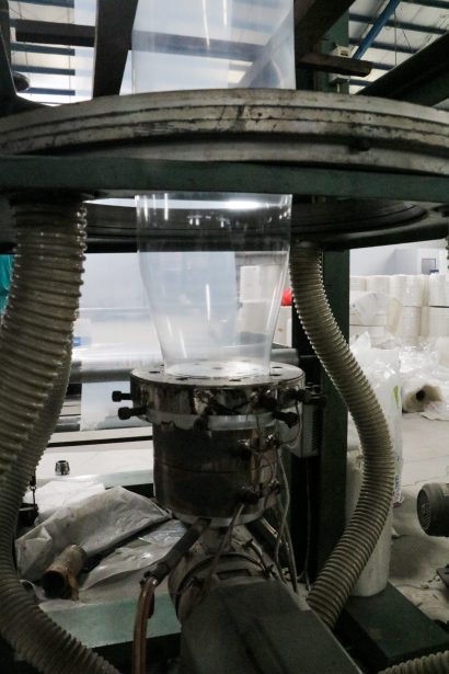 mesin tiup plastik pe