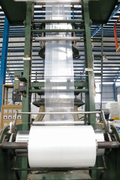 mesin blow plastik pe